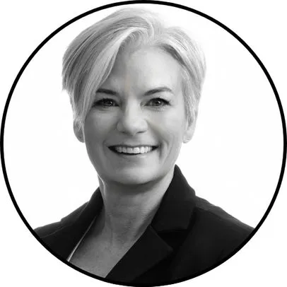 Cindy Gilbert, Agent