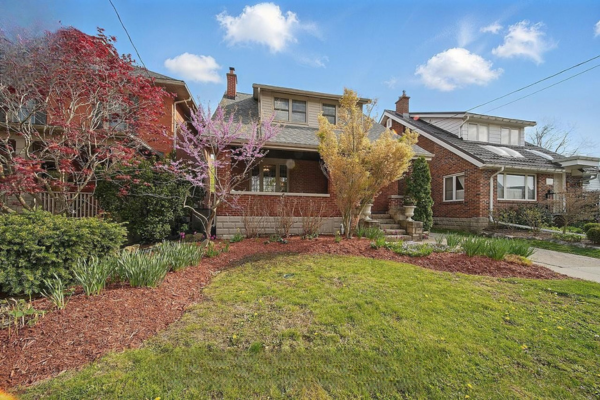 old south luxe living Old South London home for sale, represented by Luxe Living Group.